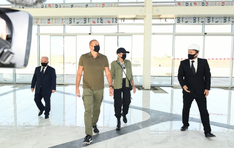 Prezident İlham Əliyev və birinci xanım Mehriban Əliyeva Füzuli Beynəlxalq Hava Limanında görülən işlərlə tanış olublar