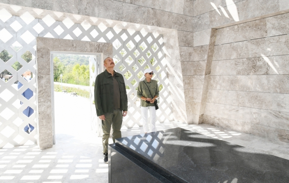 Mausoleum von Molla Panah Vagif in Schuscha nach Restaurierungsarbeiten eröffnet