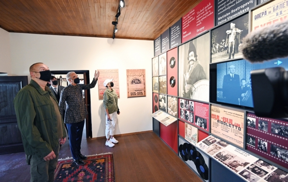 Bulbuls Hausmuseum nach Restaurierung in Schuscha wieder eröffnet
Präsident Ilham Aliyev und First Lady Mehriban Aliyeva nehmen an Eröffnung teil