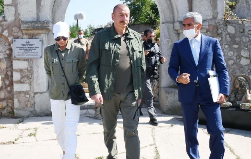 President Ilham Aliyev and First Lady Mehriban Aliyeva viewed works to be done at Uzeyir Hajibayli’s house-museum in the city of Shusha