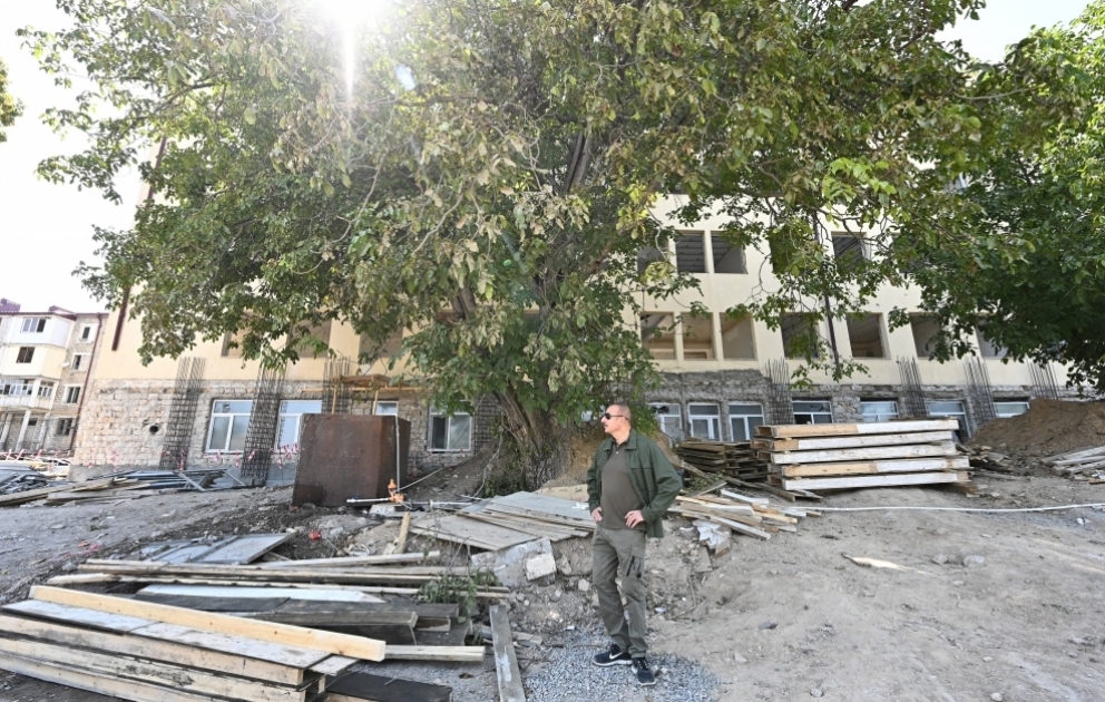 В административном здании в Шуше, где разместится специальное представительство, ведутся реставрационные работы