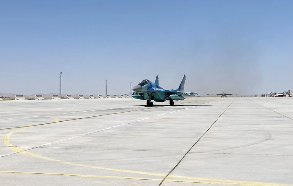 “TurAz Falke- 2021“: Militärpiloten führen Flugmanöver geschickt aus