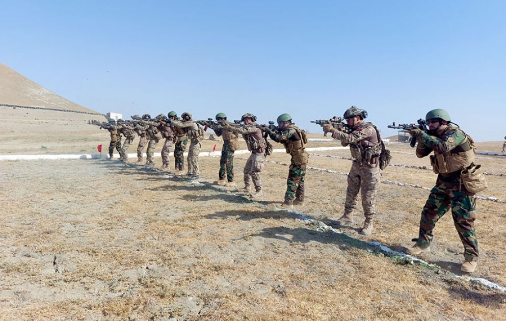 Xüsusi təyinatlılar “Üç qardaş - 2021” təlimində müxtəlif silahlardan atəş açıb