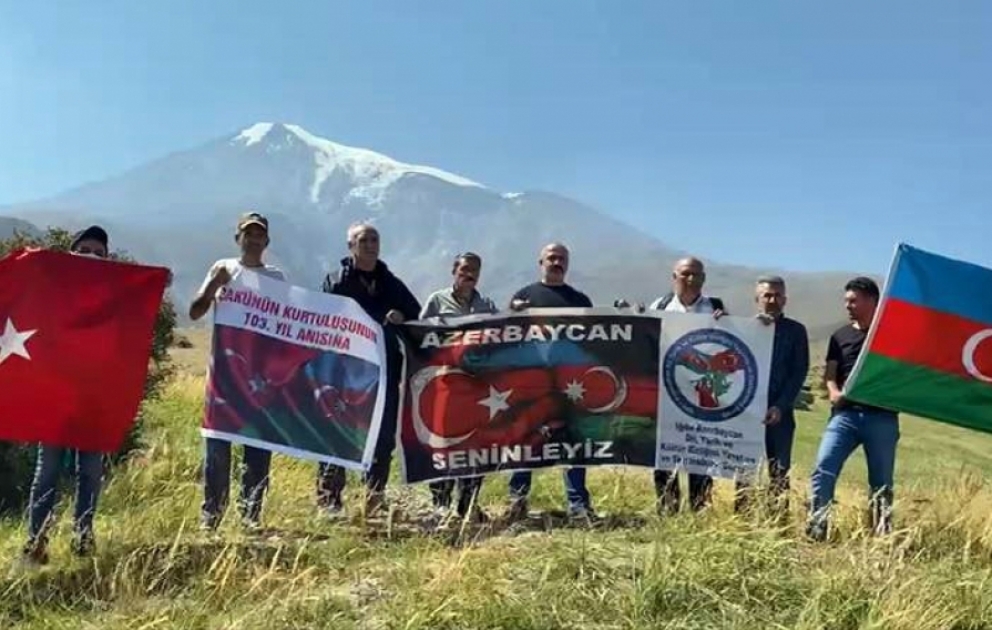 Bakının qurtuluşunun ildönümü şərəfinə Ağrı dağına yürüş keçirilib