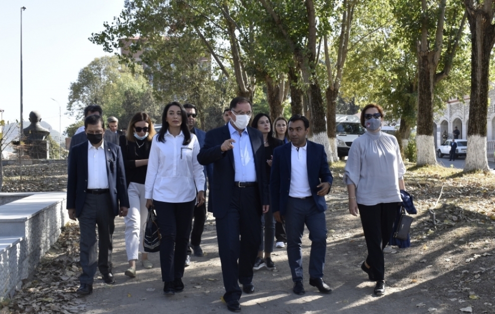İƏT Ombudsmanlar Assosiasiyasının nümayəndə heyəti Şuşada törədilmiş vandalizm hallarının monitorinqini aparıb
