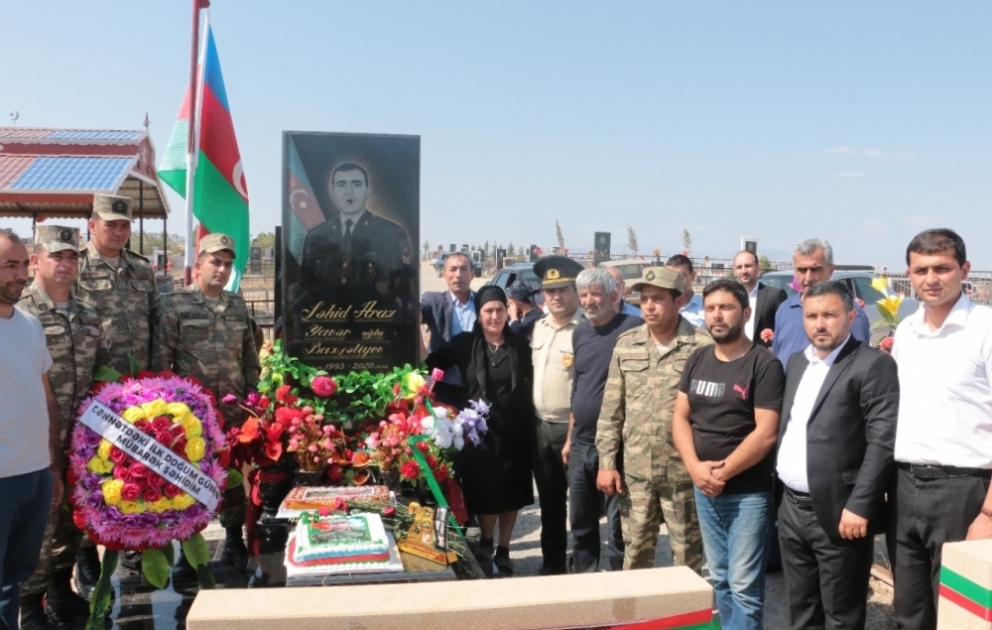 Şəhid Araz Baxşəliyevin ad günündə onun qəhrəmanlıq dolu döyüş yolundan danışılıb