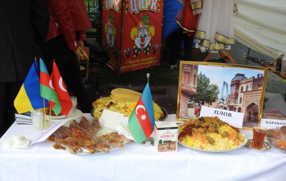 Ukraynanın Mirqorod şəhərində Azərbaycan mədəniyyəti və milli mətbəxi təbliğ olunub