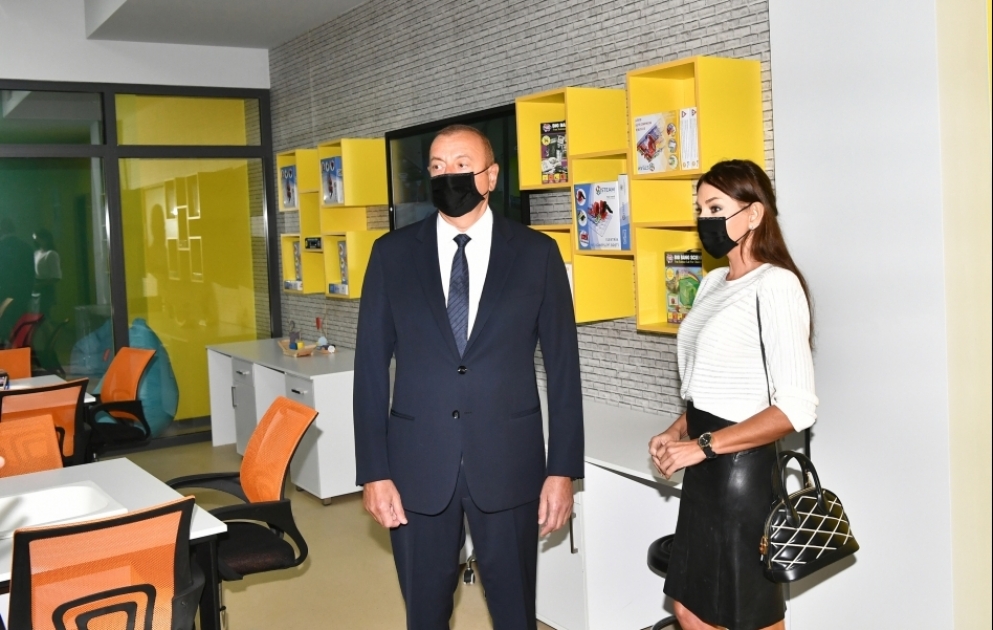 Prezident İlham Əliyev və birinci xanım Mehriban Əliyeva Bakı Avropa Liseyinin yeni binasının açılışında iştirak ediblər