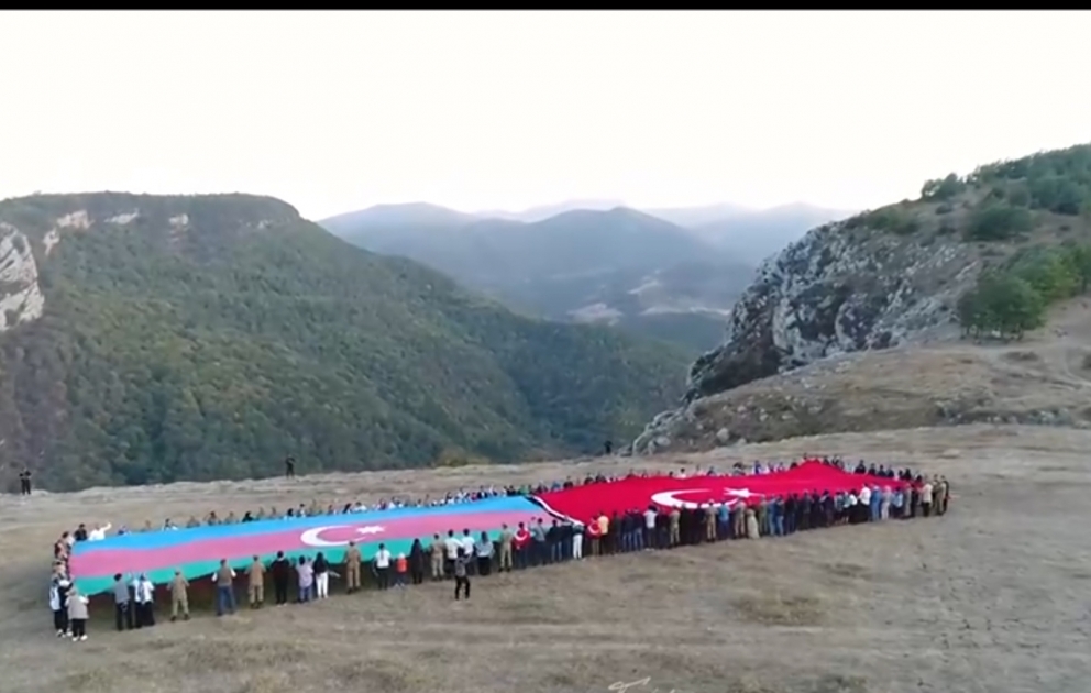 “Mənim atam qəhrəmandır” və "Mənim oğlum qəhrəmandır" layihəsi Şuşada
