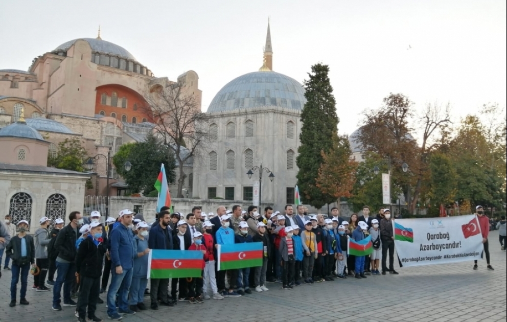 Vətən müharibəsi şəhidlərinin xatirəsi İstanbulda anılıb