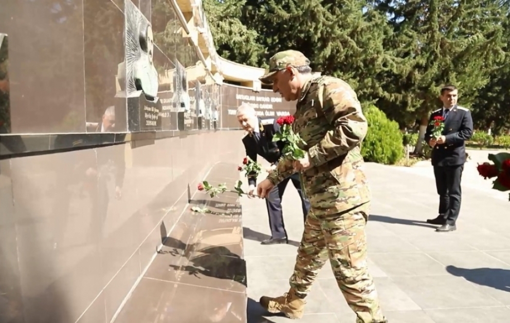 Baş Prokurorluğun nümayəndə heyəti Horadizdəki “Qəhrəmanlar parkı”nda şəhidlərimizin xatirəsini yad edib