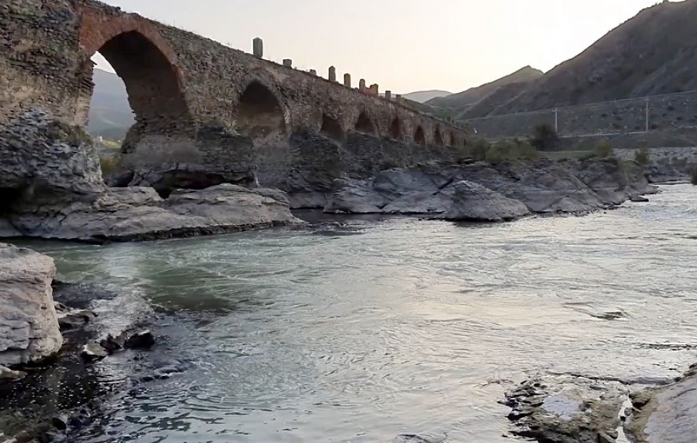 Verteidigungsministerium Video unter dem Titel "Karabach - 44" präsentiert