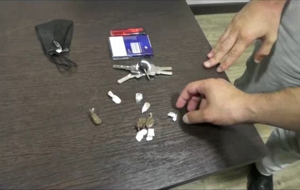 Hökməli qəsəbəsində narkotiklərin satışı ilə məşğul olan şəxslərə qarşı əməliyyat keçirilib