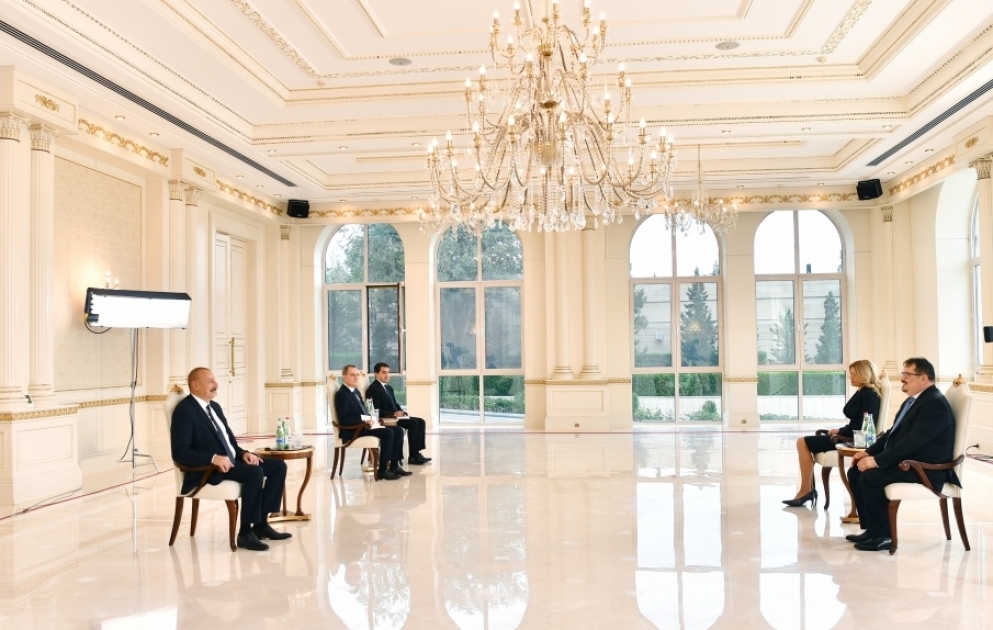 Prezident İlham Əliyev Avropa İttifaqının ölkəmizdəki nümayəndəliyinin yeni təyin olunmuş rəhbərinin etimadnaməsini qəbul edib