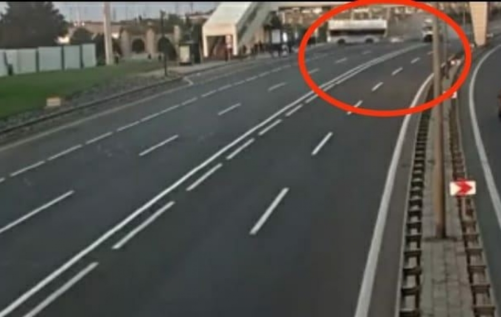 Aeroport yolundakı dəhşətli qəzanın baş vermə anı