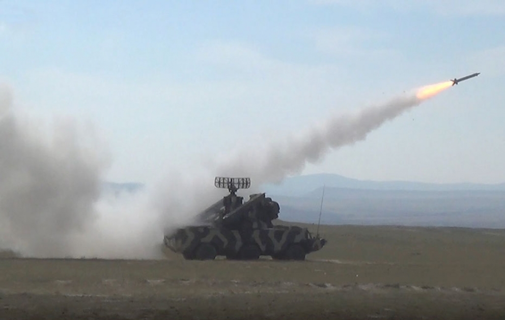 Подразделения ПВО выполняют боевые стрельбы