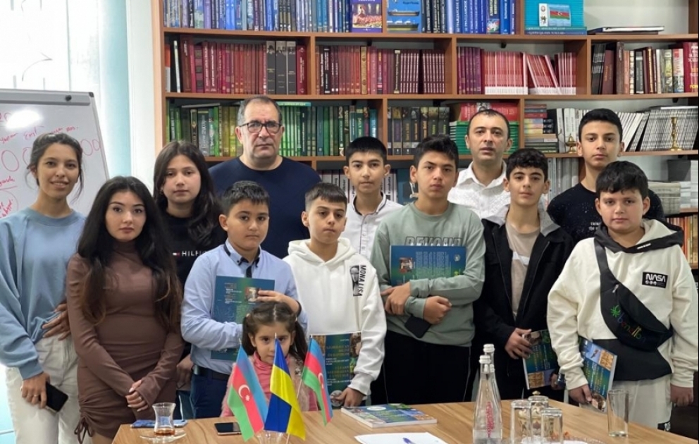 В Киеве открылась воскресная школа азербайджанского языка
