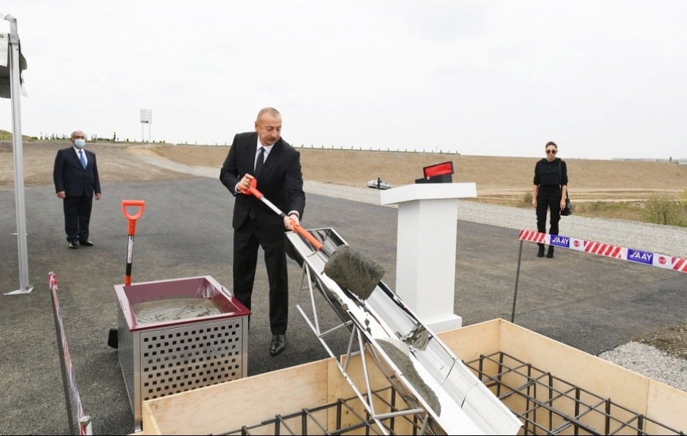 Prezident İlham Əliyev və birinci xanım Mehriban Əliyeva Füzuli rayonunda səfərdə olublar
Füzuli-Ağdam avtomobil yolunun təməli qoyulub