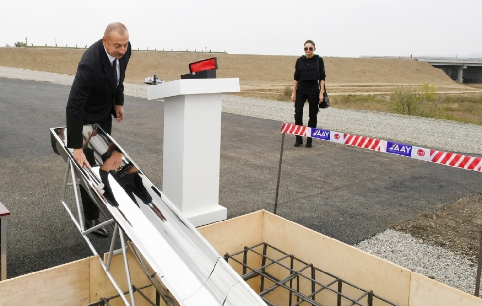 Präsident Ilham Aliyev und First Lady Mehriban Aliyeva besuchen Region Füsuli
Grundstein für Automobilstraße Füsuli-Aghdam gelegt