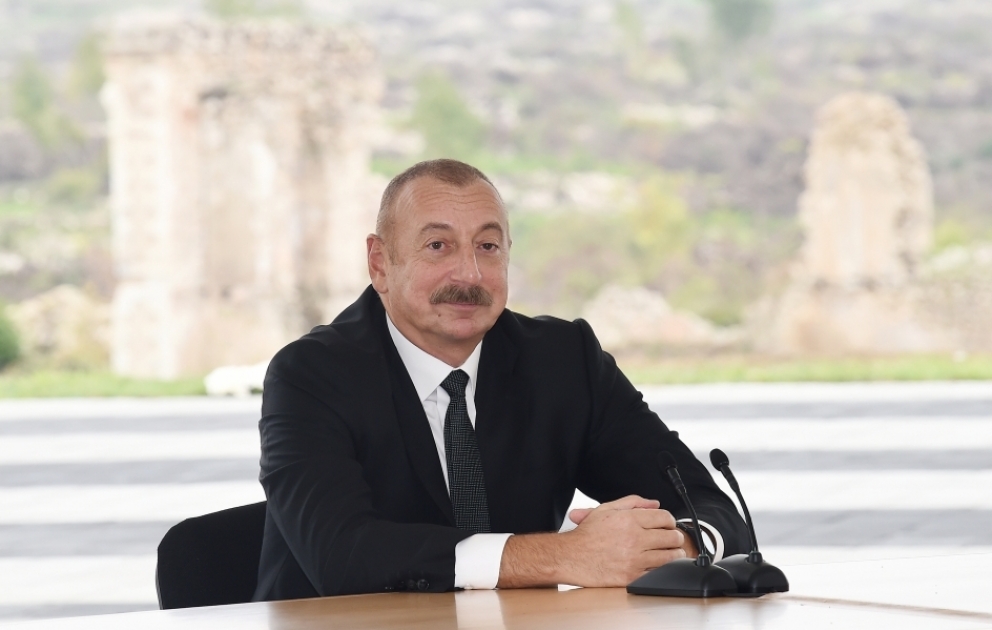 Le président Ilham Aliyev et son épouse Mehriban Aliyeva rencontrent des représentants de la communauté de Fuzouli, posent la première pierre du Complexe mémorial et de la restauration de la ville de Fuzouli