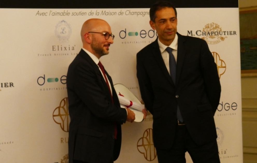 “Fairmont Baku” oteli ən yaxşı daxili dizayner nominasiyası üzrə mükafatlandırılıb