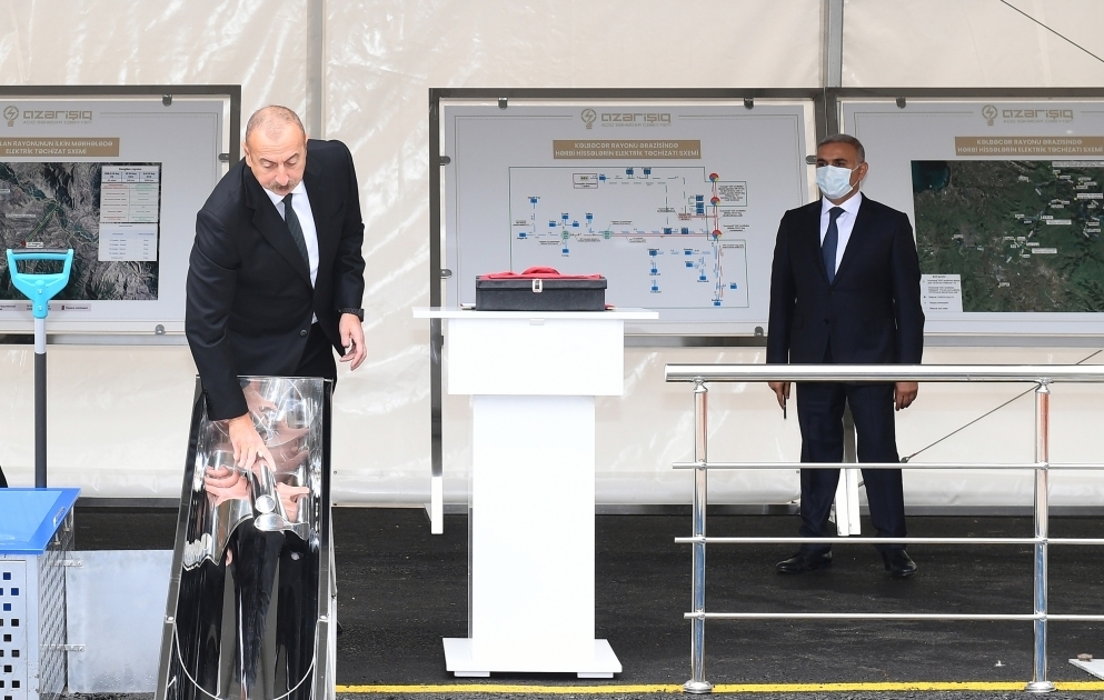 Präsident Ilham Aliyev legt Grundstein für Leitstelle für digitale Umspannwerke in Zangilan Region