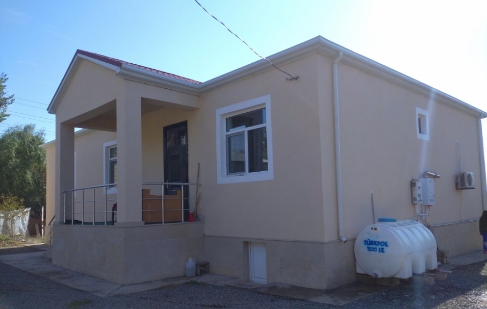 Bərdə: Düşmənin raket atəşi nəticəsində ziyan dəymiş tikililərdə təmir-bərpa işləri yekunlaşmaq üzrədir