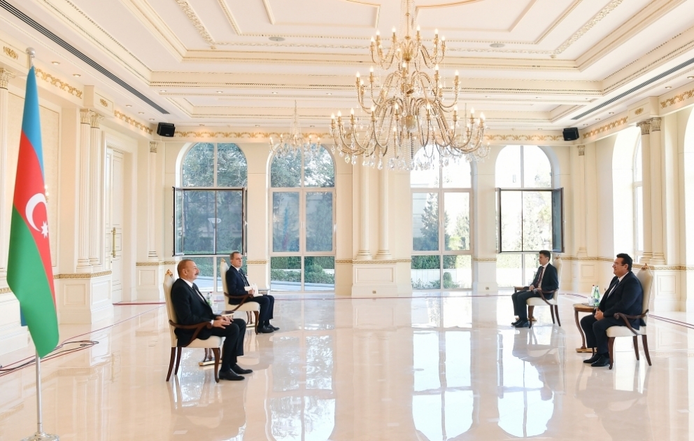 Le président Ilham Aliyev reçoit les lettres de créance du nouvel ambassadeur de Roumanie en Azerbaïdjan