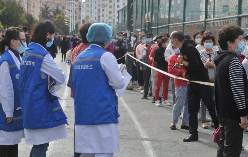 Baş epidemioloq: Çin pandemiyanın hazırkı dalğasını bir aya nəzarət altına ala biləcək