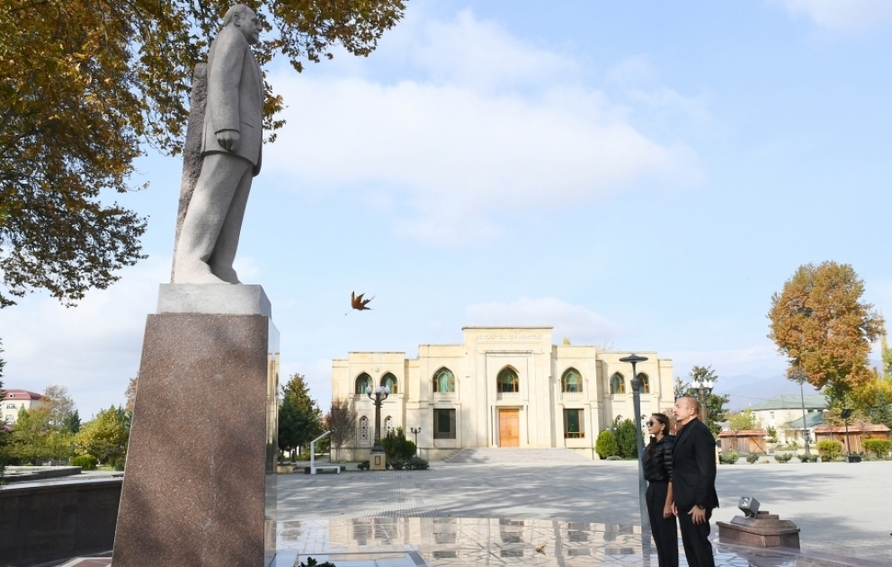 President Ilham Aliyev and First Lady Mehriban Aliyeva paid visit to Ismayilli district
They visited statue of national leader Heydar Aliyev