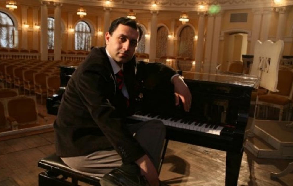 Xalq artisti, pianoçu Murad Hüseynov “İthaf” əsərini ictimaiyyətə təqdim edib