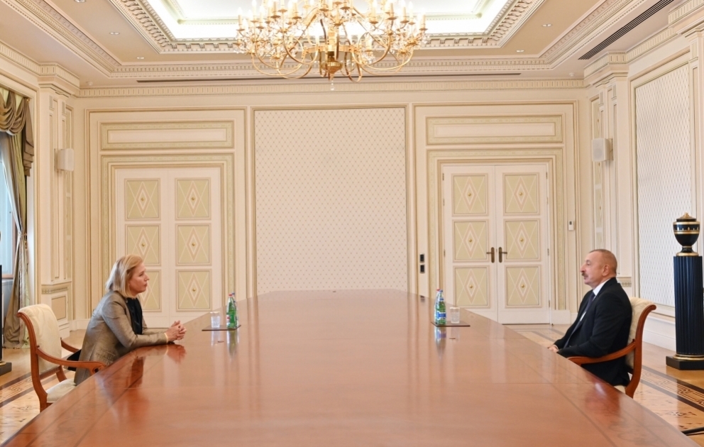 Präsident Ilham Aliyev empfängt ehemalige israelische Außenministerin