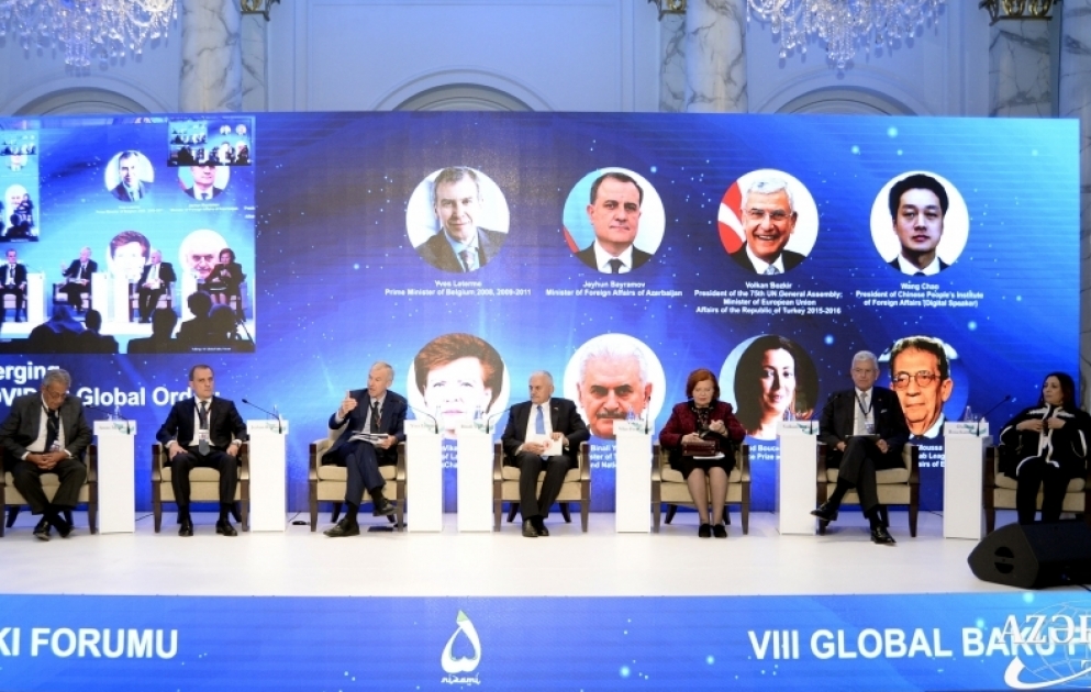 VIII Qlobal Bakı Forumu işini panel iclaslarda davam etdirir