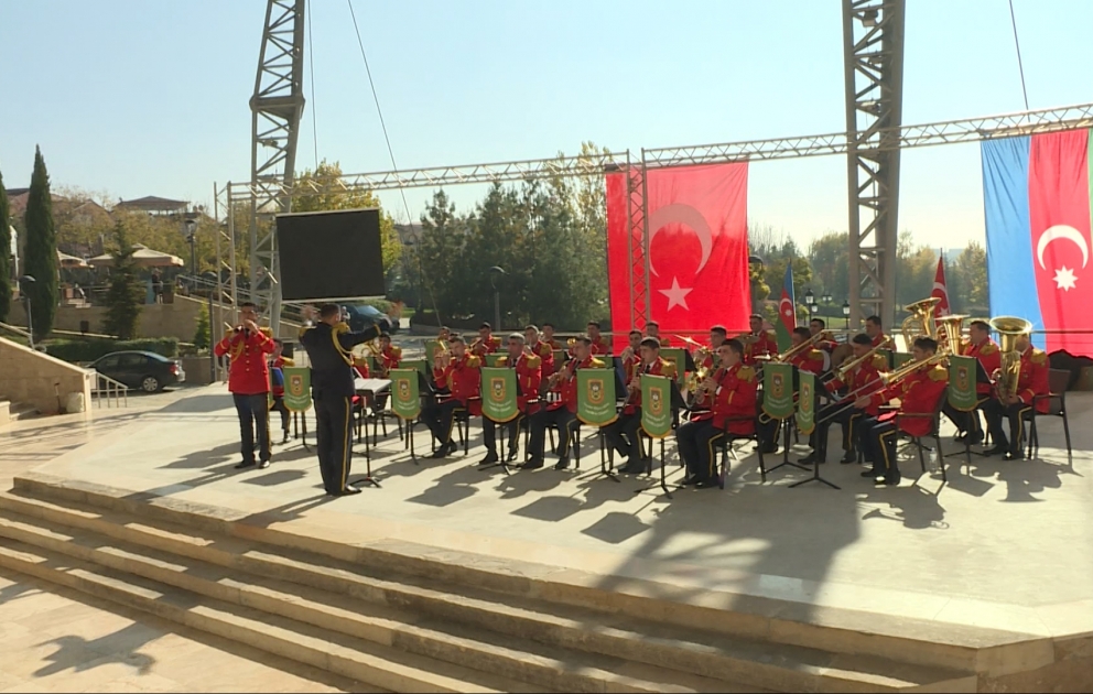 Heydər Əliyev adına Azərbaycan Ali Hərbi Məktəbinin orkestri Ankarada konsert proqramı ilə çıxış edib