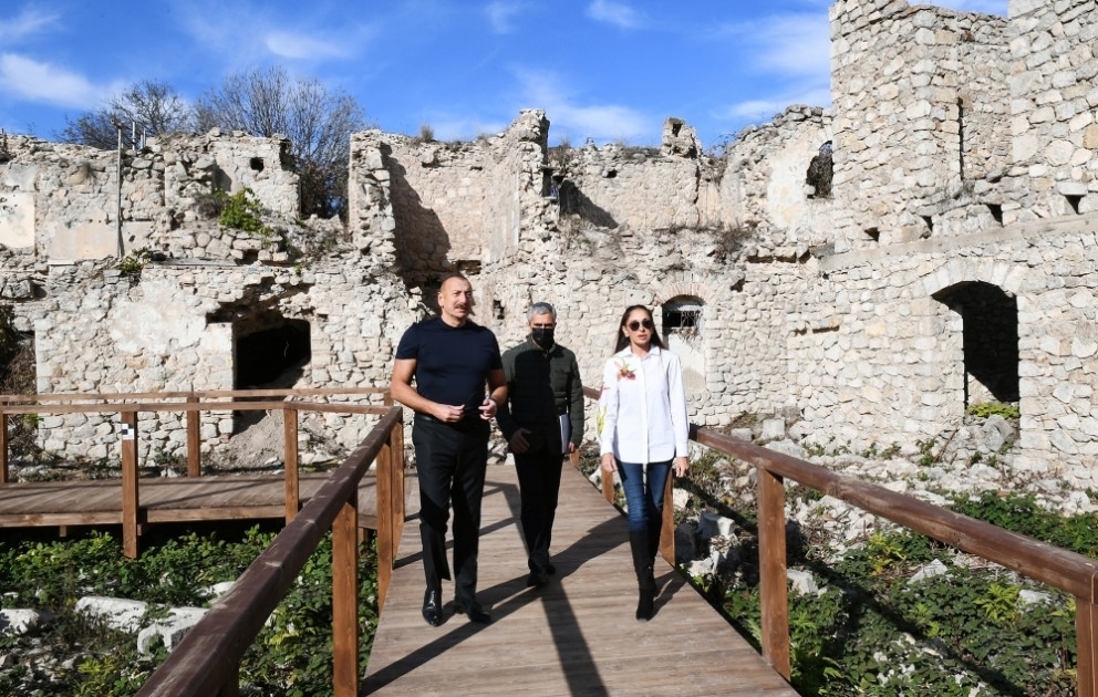 Şuşada Aşağı Gövhər Ağa, Yuxarı Gövhər Ağa və Saatlı məscidlərindəki bərpa işləri ilə tanışlıq