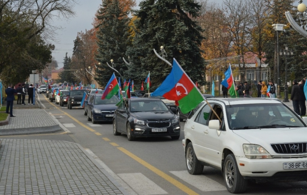 Qusarda Zəfər Günü ilə əlaqədar bayram yürüşü keçirilib
