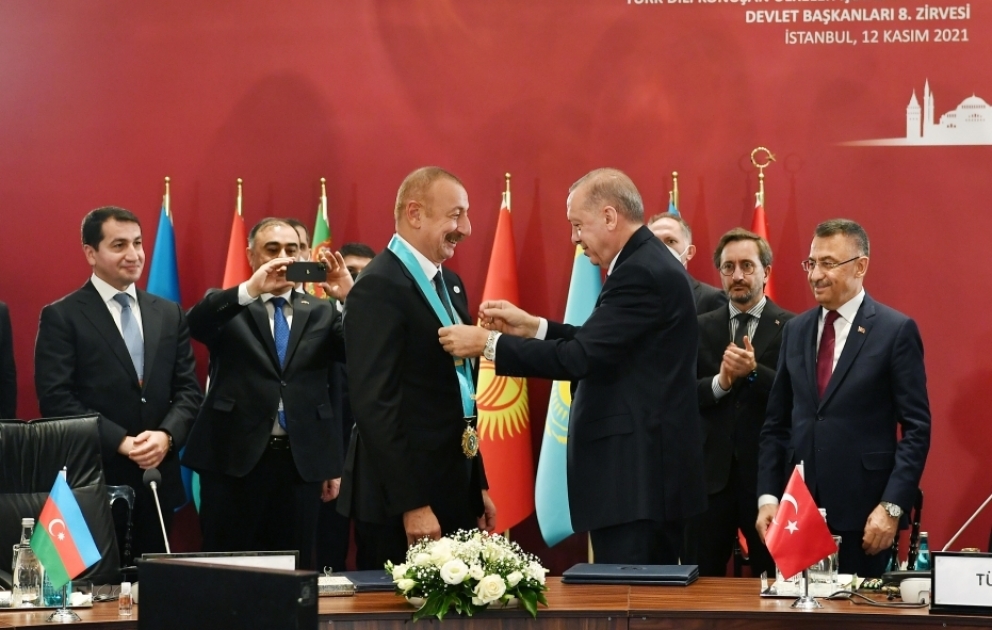Le président Ilham Aliyev s’est vu décerner l’Ordre suprême du Monde turcique