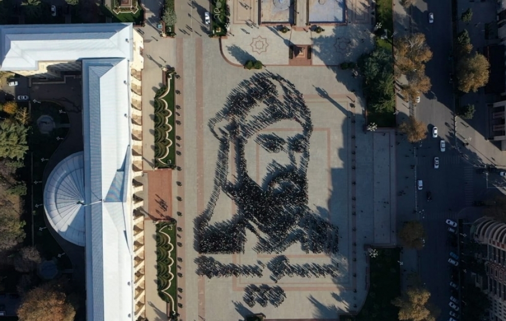 Flash-mob commemorating 880th anniversary of Nizami Ganjavi held in Ganja