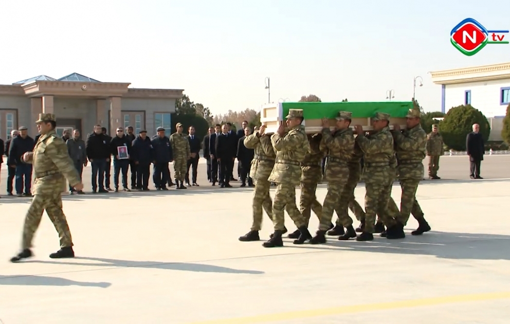 Şəhid leytenant Ümüd Niftəliyevin cənazəsi Naxçıvanda ehtiramla qarşılanıb