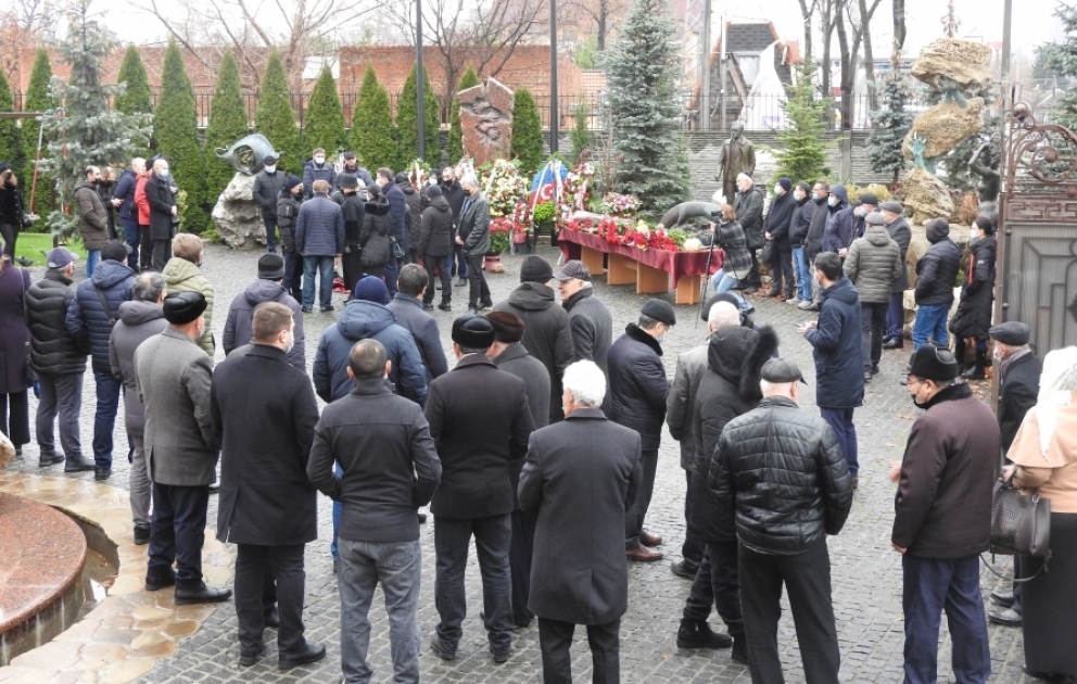 Xarkovda azərbaycanlı heykəltəraş Seyfəddin Qurbanovla vida mərasimi keçirilib