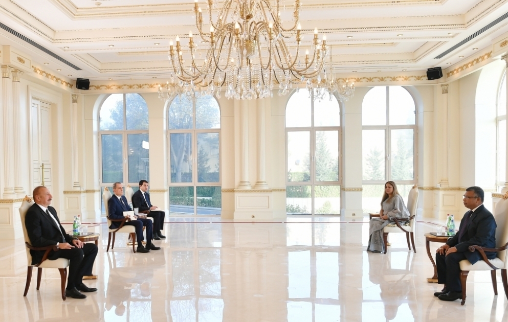 Le président de la République reçoit les lettres de créance du nouvel ambassadeur du Bangladesh