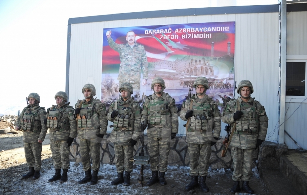 Aserbaidschanische Soldaten dienen mit Stolz in befreiten Gebieten