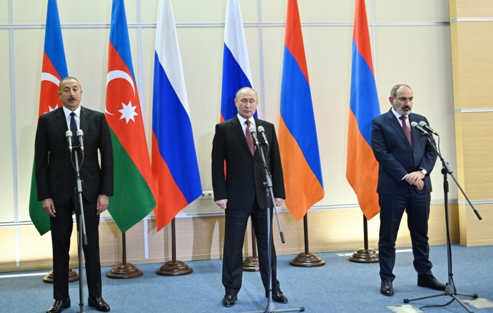 Le président russe, le président azerbaïdjanais et le Premier ministre arménien font des déclarations à la presse