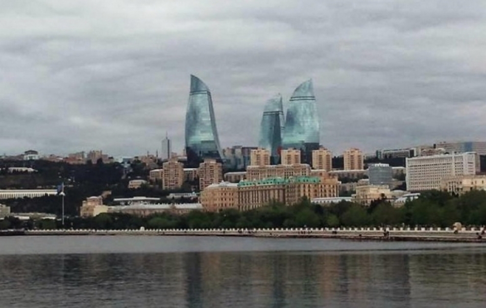 Sabah Bakıda havanın dəyişkən buludlu olacağı, arabir tutulacağı gözlənilir