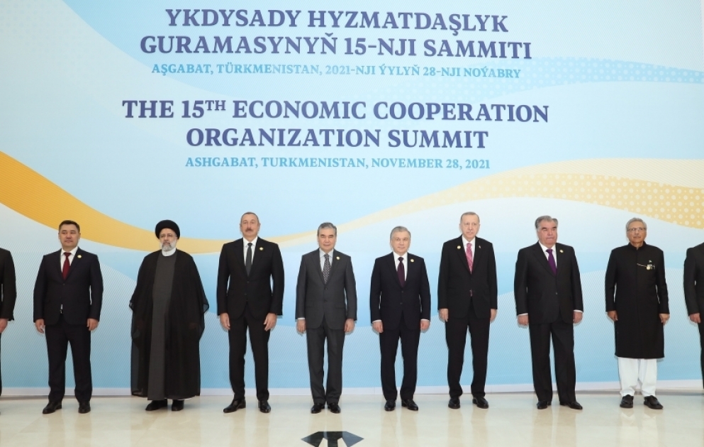 Aşqabadda İqtisadi Əməkdaşlıq Təşkilatının XV Zirvə Toplantısı keçirilib
Azərbaycan Prezidenti İlham Əliyev toplantıda iştirak edib