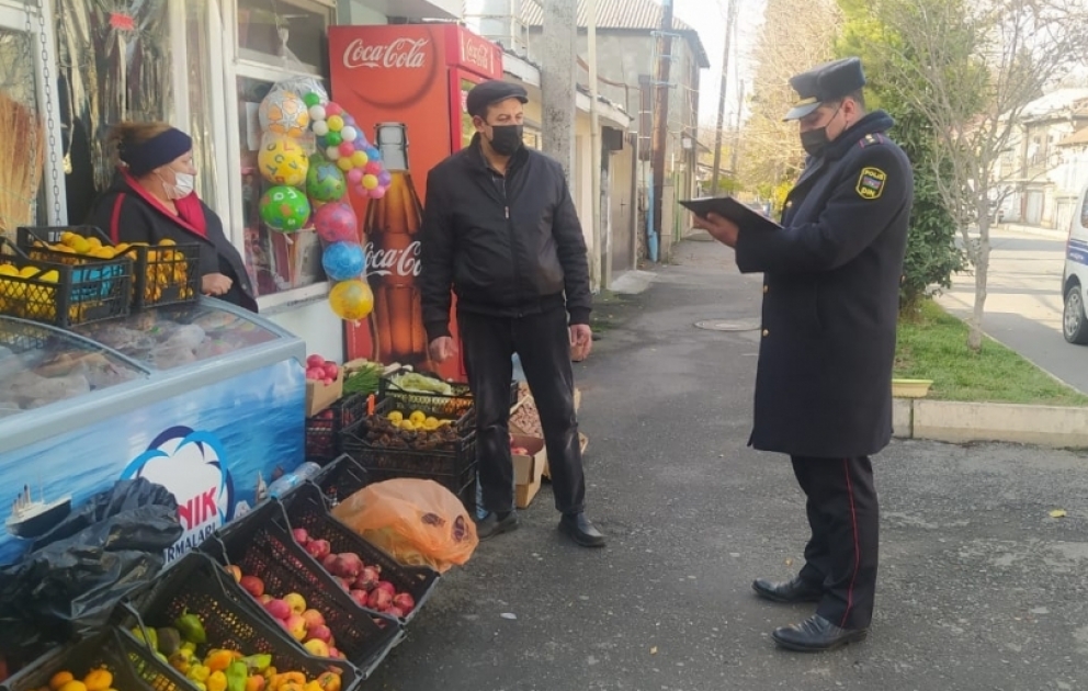 Zaqatalada qanunsuz küçə ticarəti ilə məşğul olan 20-yə yaxın satıcı cərimələnib