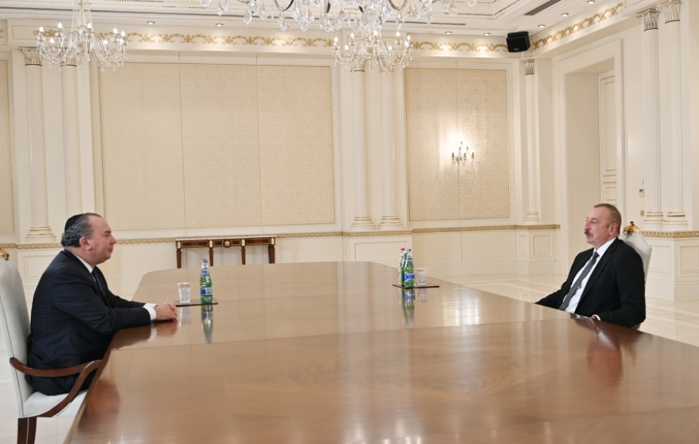 Prezident İlham Əliyev ABŞ Etnik Anlaşma Fondunun prezidentini qəbul edib