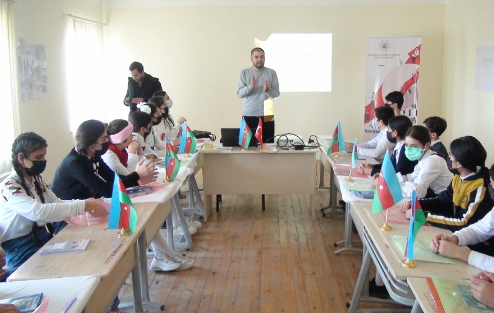 “Məktəblilər üçün karyera məsləhətçisi” təliminə 25 şagird cəlb olunub
