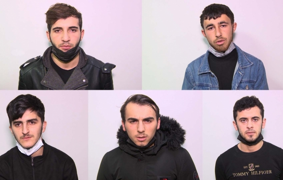Sosial şəbəkələrdə tanış olduqları şəxslərə qarşı quldurluq edən və onların şəxsiyyətlərini alçaldan dəstə üzvləri tutulub