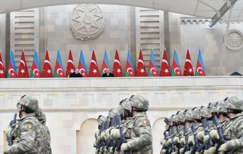 Bu gün Vətən müharibəsində şanlı Qələbəyə həsr olunmuş Zəfər paradının keçirilməsindən bir il ötür